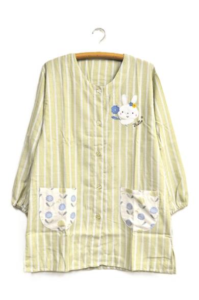 青い花うさぎスモック